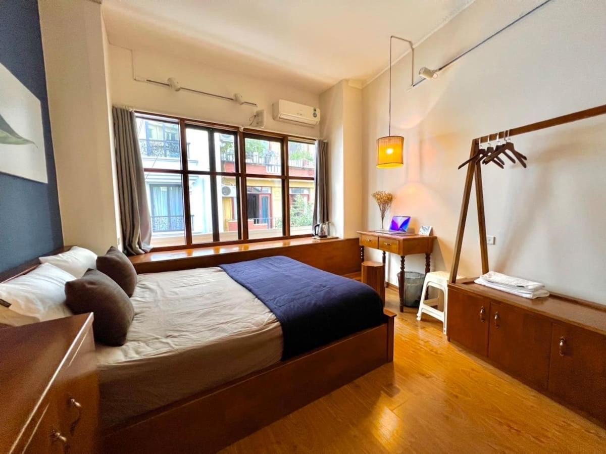 Nice Room Located Right Next To The Old Quarter Can Phong Nhieu Anh Sang Tai Ngay Gan Pho Di Bo Ho Guom Hanoi Exteriör bild