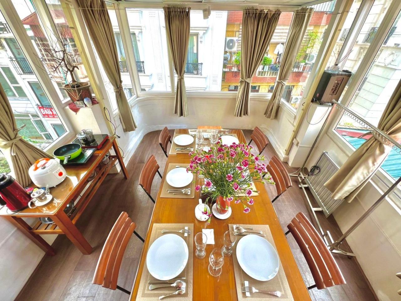 Nice Room Located Right Next To The Old Quarter Can Phong Nhieu Anh Sang Tai Ngay Gan Pho Di Bo Ho Guom Hanoi Exteriör bild
